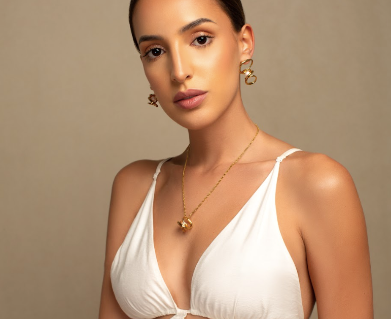 Celine Pendant Pearl Big I Necklace by Pieretti