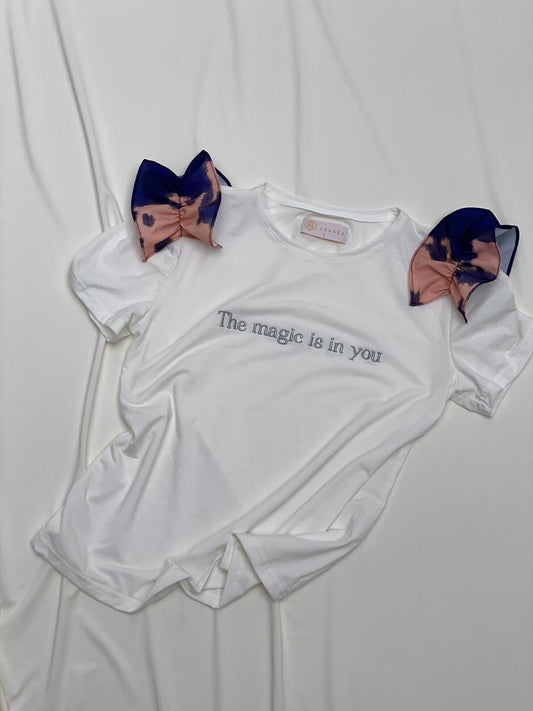 The Magic is in You T-shirt by Aranéa