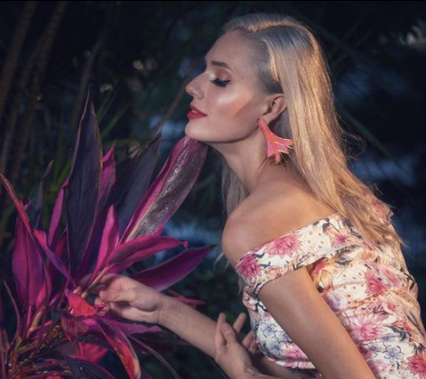 Lilies Earrings by Amulettos