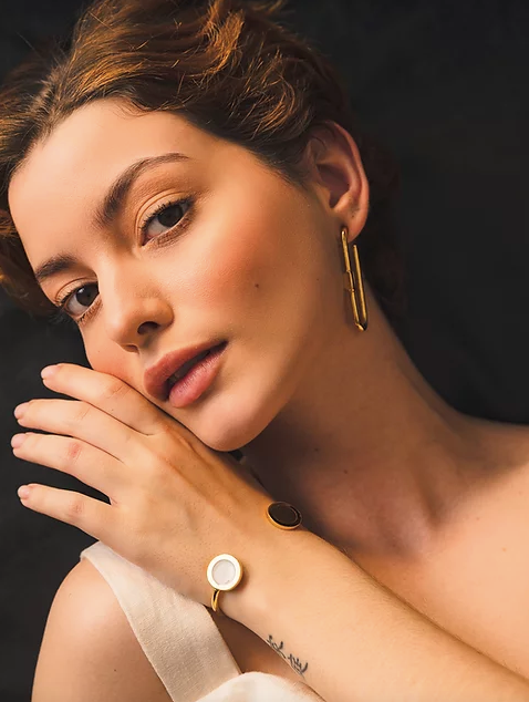 Beth Earrings by Héloïse