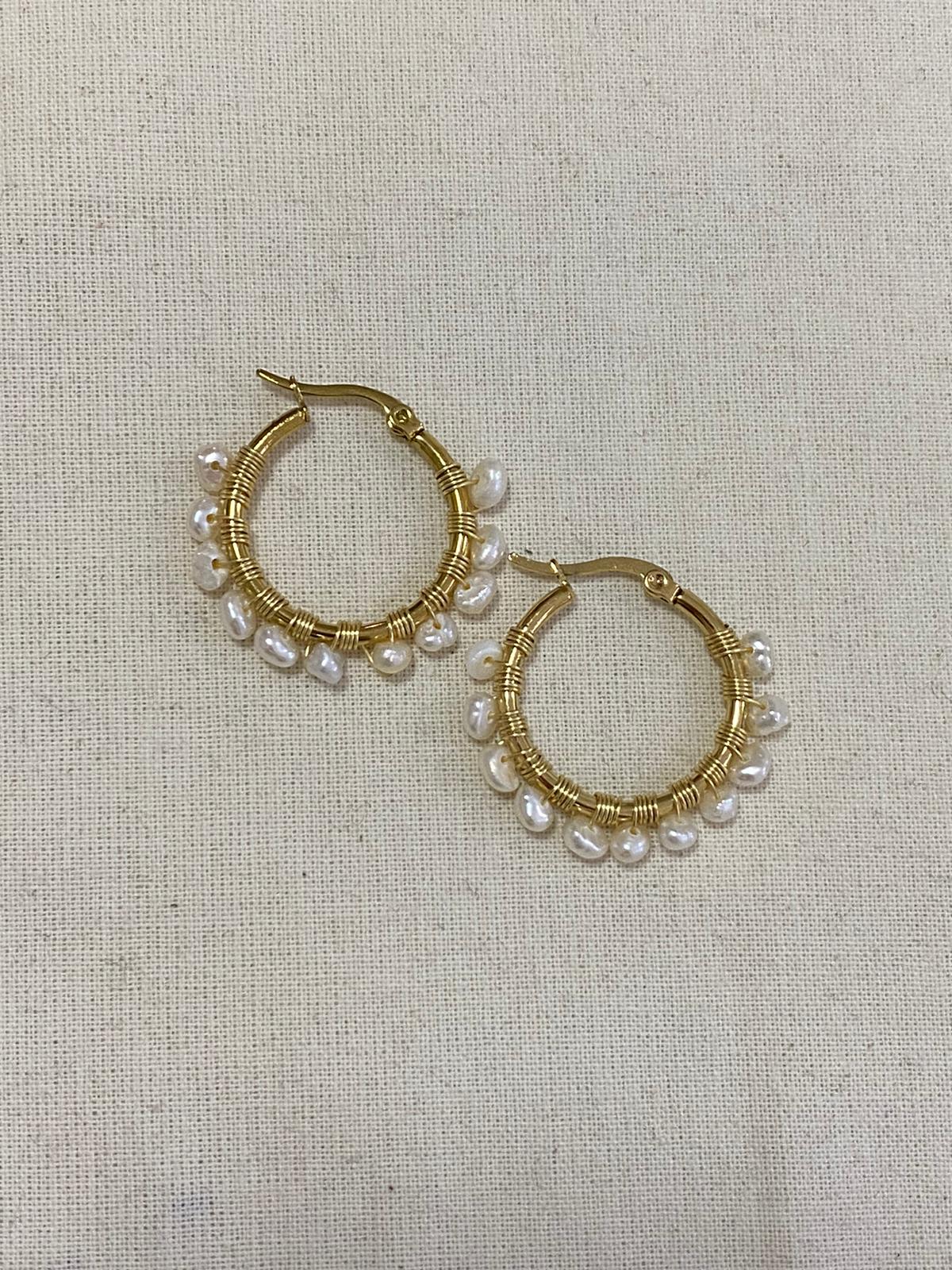 Pearl Hoops Small I Earrings by Zarè