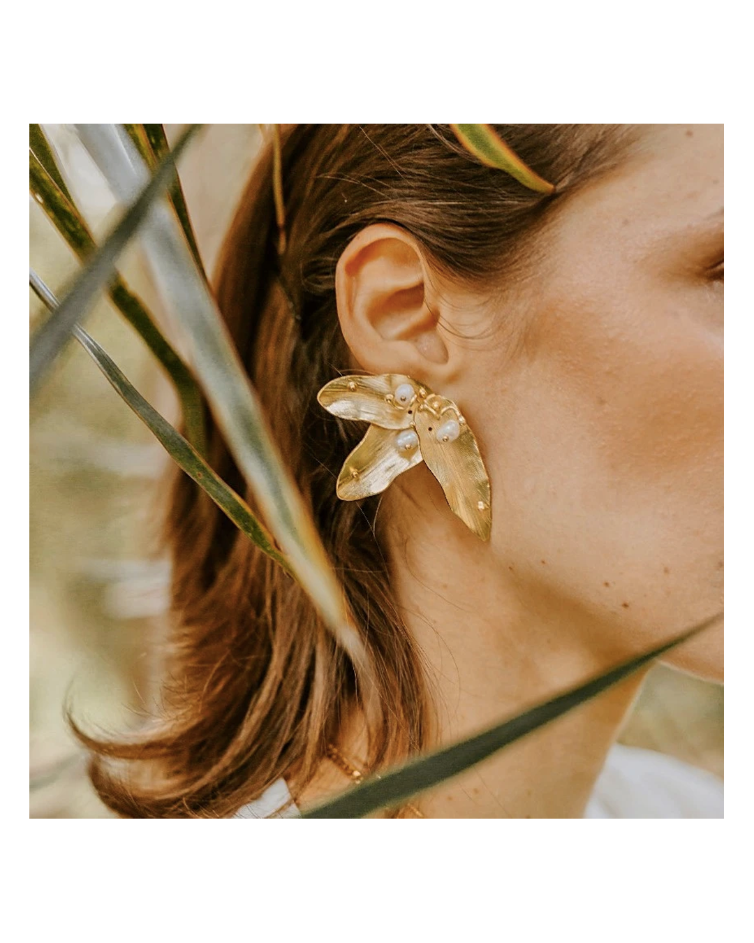 Magnolia Earrings by Crisobela