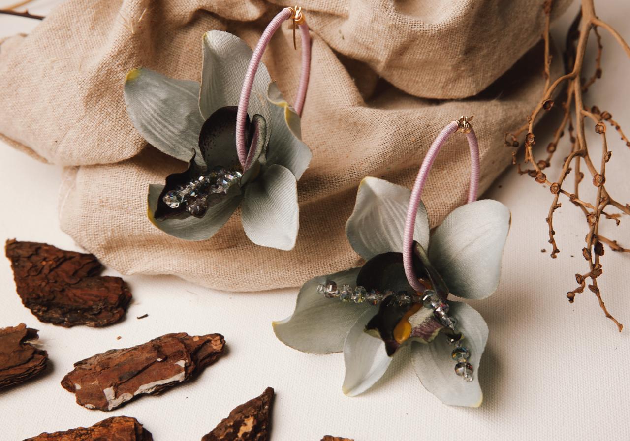 Lilies Earrings by Atalí